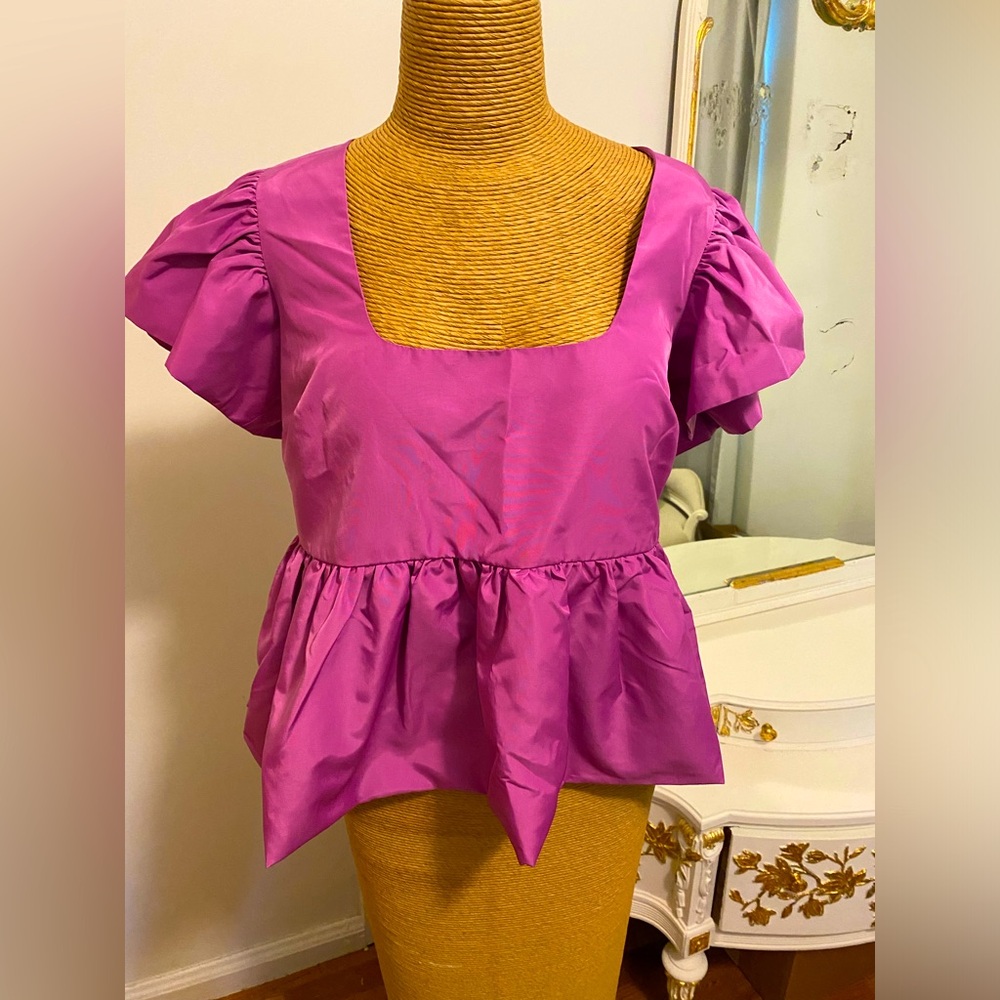 Express top size Medium NWT